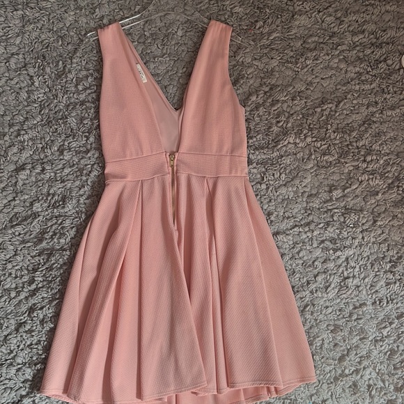 Light pink v neck dress size L - Picture 4 of 5